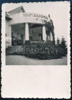 cca 1930-1940 Balatonfüred, fürdés után menjünk a Liliomba, 8×6 cm