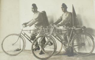 cca 1930 2 db tűzoltó biciklin, fotó, üvegezett keretben, 11x16 cm, 16x11 cm