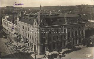 1928 Zalaegerszeg, Arany Bárány szálloda és borozó, levéltár, automobilok, piaci árusok az utcán. Weinstock E. 347.