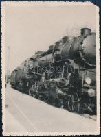 cca 1930-1940 Mozdonyrészlet, fotó, sarka hiányos, 11,5×8,5 cm