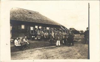 1918 Tuczapy, Hucul falu / Hutsul village, folklore. photo (EB)