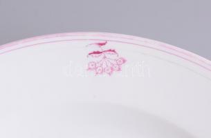 2 db porcelán tál virág mintás dekorral, kézzel festett, jelzés nélkül, kopásnyomokkal, egyik kerek,...