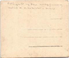 Első világháborús osztrák-magyar katonák felfüggesztett egykaros mérlegen mérik az elemózsiához a te...