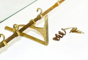 Réz előszobai akasztó, falra szerelhető fogas, sérült üveglappal. 139 cm