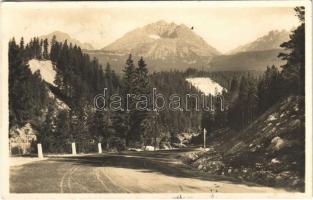 1936 Tátra, Magas-Tátra, Vysoké Tatry; Gerlachovsky stít / Gerlsdorfer Spitze / Gerlachfalvi-csúcs / mountain peak, road (EK)