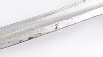 1904M tiszti díszkard, nem jelzett, hüvellyel, pengén kopások, h: 71 cm + 2 db sarkantyú