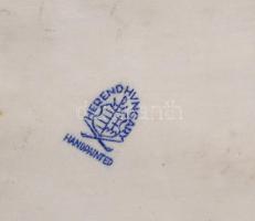 Herendi fürdőzés utáni akt. Kézzel festett, jelzett, minimális kopással h: 24 cm, m: 23,5 cm