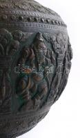 Indiai bronz edény. Figurális réz rátétekkel. Hiányos. d:17 cm, m: 16 cm