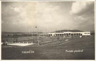 1939 Trencsén, Trencín; Mestská plaváren / városi strand, uszoda, fürdőzők / swimming pool, bathers....