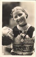 Mezőkövesdi leány, magyar folklór / Hungarian folklore, young girl from Mezőkövesd in national costume