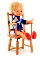 Fa kisszék, műanyag Pinokkió babával. szék mérete: 40x25 cm, baba: 56 cm