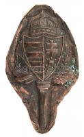 cca 1930 Vörösréz koronás címer. Körbevágott sapkajelvény 11x7 cm