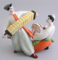 Porcelán tangóharmonikás és csörgődobos zenész pár, kézzel festett, jelzett, apró kopásnyomokkal, m. 19 cm, h. 20 cm