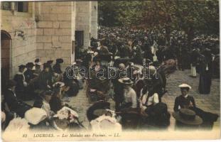 1909 Lourdes, Les Malades aux Piscines / pilgrimage site (EK)