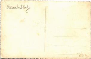 Szombathely, katonák Sztálin, Rákosi és Lenin portréival. photo (fl)