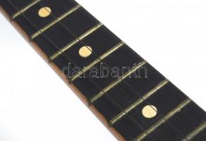 "MOSZKVA-80" orosz balalajka, jó állapotban, h: 67 cm