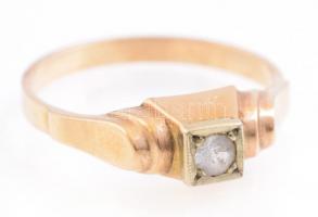 Arany (Au) gyűrű 14k jelzett, szintetikus kővel 2,5 g m: 59