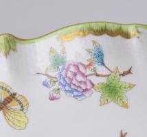 Herendi Viktória mintás porcelán. Levél formájú tálka. Kézzel festett, jelzett, hibátlan. 20x17 cm