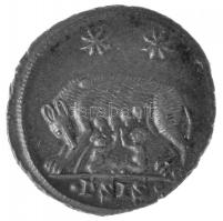 Római Birodalom / Siscia / I. Constantinus 331-334. AE3 Cu (2,43g) T:1- Roman Empire / Siscia / Constantine I 331-334. AE3 Cu VRBS ROMA / . gamma SIS (2,43g) C:AU RIC VII 240