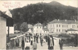 Ivanjica, Leglise, lecole et le pont / church, school, bridge, villagers