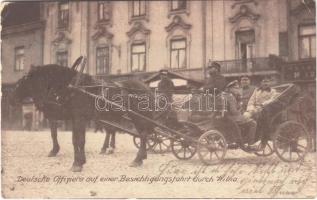 1916 Deutsche Offiziere auf einer Besichtigungsfahrt durch Wilna / WWI German military, German officers on a sightseeing tour in Vilnius + Rekruten Depot der 10. Armee 1. Comp. (EK)