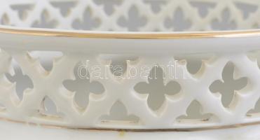 Porcelán kaspó virág dekorral, áttört felső peremmel, matricás, jelzés nélkül, apró kopásnyomokkal, ...