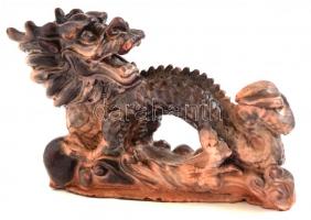 Régi, kínai faragott kő oroszlán / Chinese lion carved stone.