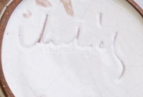 Mihály Béla (1930-2001): Mázas kerámia kancsó. Kézzel festett. Jelzett. Apró kopásnyomokkal. Belsejé...