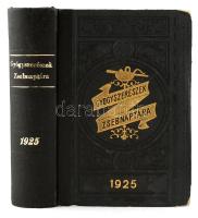 1925 Gyógyszerész zsebnaptár az 1925. évre. 53-ik évfolyam. Összeáll.: Karlovszky Géza, Koritsánszky Ottó. Bp., 1926., Merkantil-ny., 6+518+12 p.+12 sztl. lev. Korabeli reklámokkal, közte Drasche gyógyszertári porcellán felszerelések árjegyzékkel, Fodor Kálmán Első magyar Gyógyszerészeti Doboz Papíráru Litográfiai Kő és Könyvnyomdai Műintézete...stb. Kiadói aranyozott egészvászon-kötés, javított aranyozott gerinccel, kopott borítóval, javított kötéssel, intézményi és tulajdonosi névbélyegzővel.