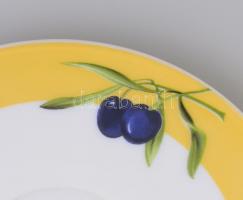 Francia Arc szilvamintás csészék aljakkal, matricás, jelzett, hibátlan, m: 6,5 cm, d: 14 cm