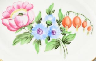 Herendi virág mintás hamutál, kézzel festett, jelzett, apró kopásnyomokkal, 13,5x9 cm