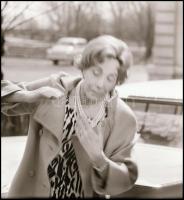 1970 Darvas Lili (1902-1974) színésznő portré sorozata, 18 db vintage NEGATÍV Kotnyek Antal (1921-19...