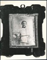 cca 1850 Dagerrotípia másolata egy magyar tisztről, feliratozott fénykép, a hátoldalon halvány pecsét a másolat készítőjéről, 24x19 cm