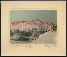 cca 1930 Kiss Margit aláírásával vintage fotó, színezve, 15,3x13 cm