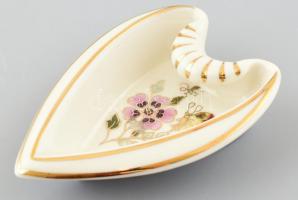 Zsolnay pillangómintás szív alakú porcelán tálka, kézzel festett, jelzett, hibátlan, h: 11,5 cm