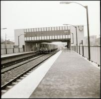 cca 1980 Budapest, a metró Pillangó utcai állomása, jármű mozgásokkal, 12 db vintage NEGATÍV, 6x6 cm