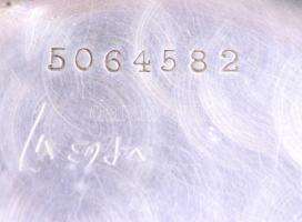 Omega zsebóra. Weisgrün Mór órás jelzett óra számlappal. Ezüst tok. Nem működő szerkezet, szép száml...