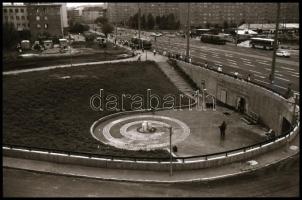 1983 és 1984 Budapest, Flórián téri aul-felül járó építése idején a városkép, 42 db vintage NEGATÍV, 24x36 mm