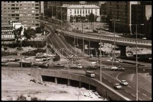 1983 és 1984 Budapest, Flórián téri aul-felül járó építése idején a városkép, 42 db vintage NEGATÍV,...