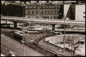 1983 és 1984 Budapest, Flórián téri aul-felül járó építése idején a városkép, 42 db vintage NEGATÍV,...