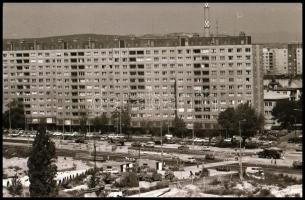 1983 és 1984 Budapest, Flórián téri aul-felül járó építése idején a városkép, 42 db vintage NEGATÍV,...