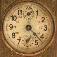 2 db utazóóra. Egyik fém házzal, kulccsal, működő, jó állapotban 16x12 cm. Másik mutató nélkül, de m...