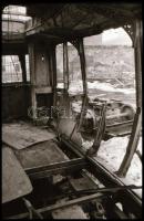 1987 Villamosok javításra várva, 30 db vintage NEGATÍV, 24x36 mm