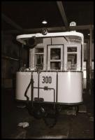 1987 Villamosok javításra várva, 30 db vintage NEGATÍV, 24x36 mm