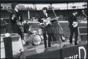 cca 1966 Beatles együttes, 3 db mai nagyítás Fekete György (1904-1990) budapesti fényképész gyűjtéséből, 10x15 cm