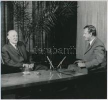 1975 Kádár János (1912-1989) politikus a Magyar Televízió egyik stúdiójában, vintage fotó, 16,4x17,5 cm