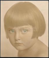 cca 1935 Színezett gyermekportré, vintage fotó jelzés nélkül, 19,8x16,8 cm