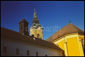 1978 Kecskeméti városképek, 38 db vintage DIAPOZITÍV felvétel Vincze János (1922-1999) kecskeméti fotóművész hagyatékából, 24x36 mm