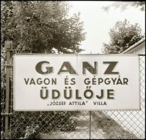 cca 1952 Balatoni felvételek (vitorlás, motoros hajó, mólók, fürdőruhák, társaság, stb.), 30 db vint...