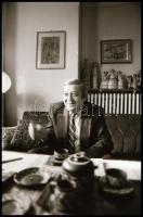 cca 1990 Pozsgay Imre (1933-2016) politikusról készült felvételek (többféle helyszínen), 36 db vinta...